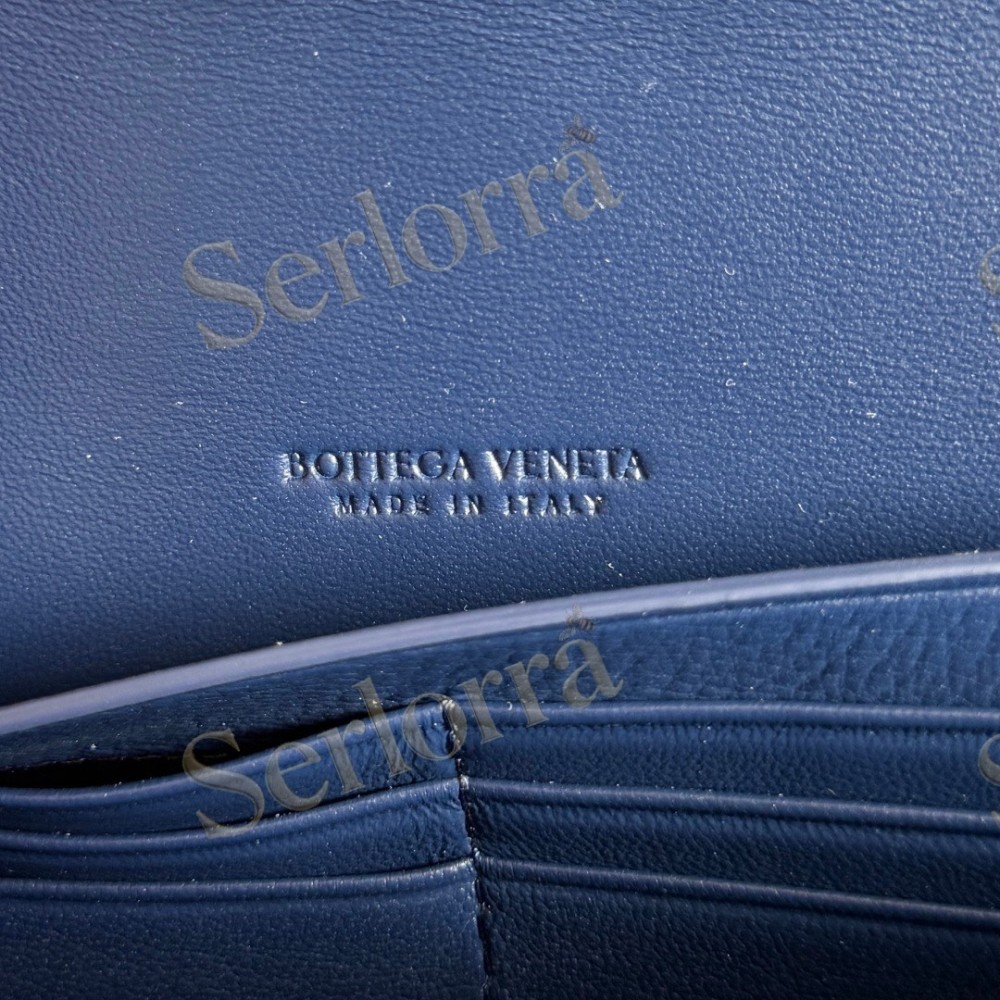 BOTTEGA VENETA ANDIAMO CLUTCH