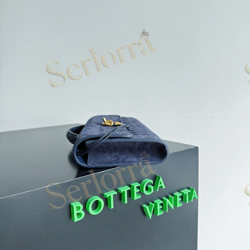 BOTTEGA VENETA ANDIAMO CLUTCH