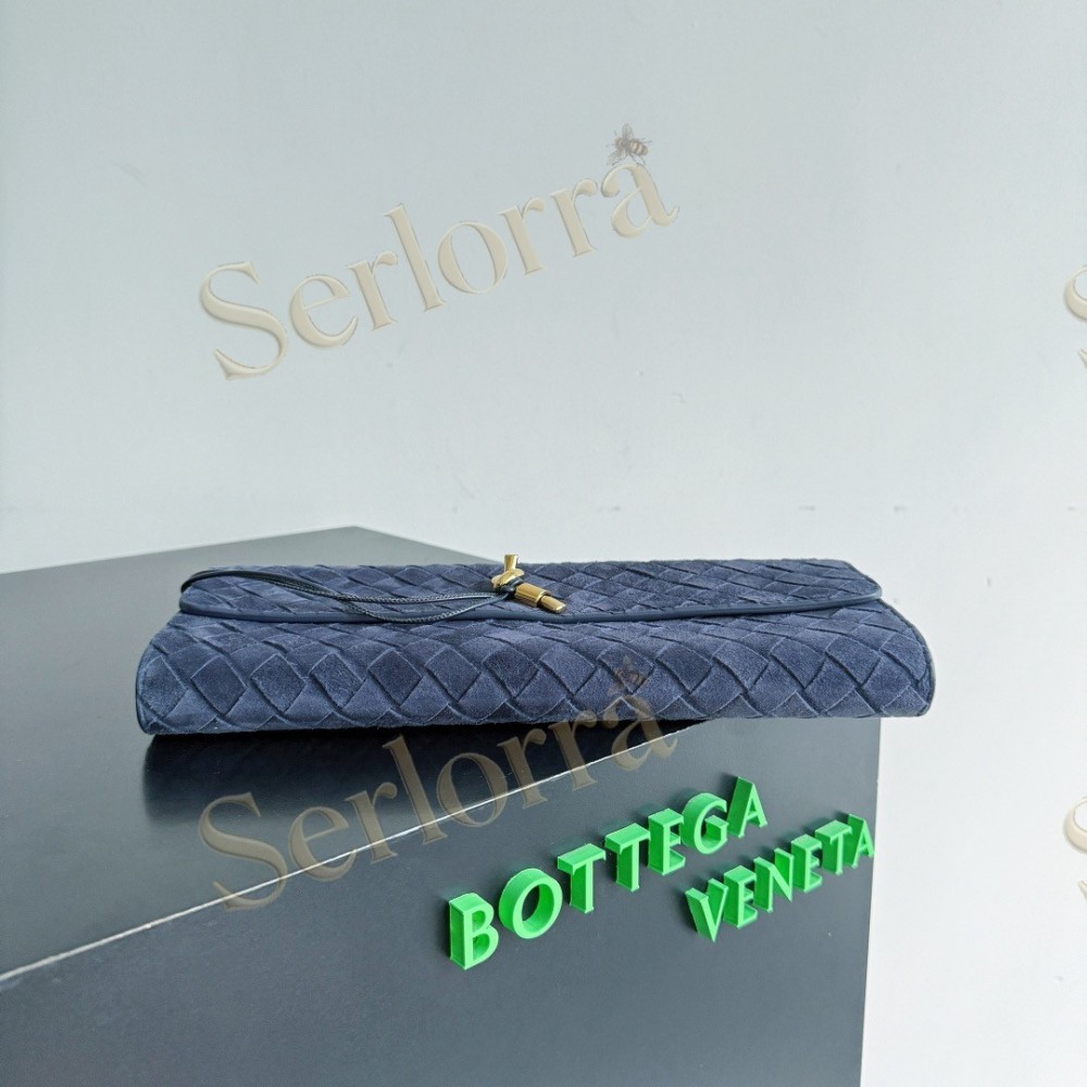 BOTTEGA VENETA ANDIAMO CLUTCH