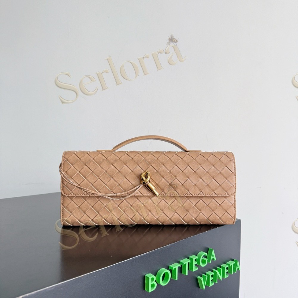 BOTTEGA VENETA ANDIAMO CLUTCH