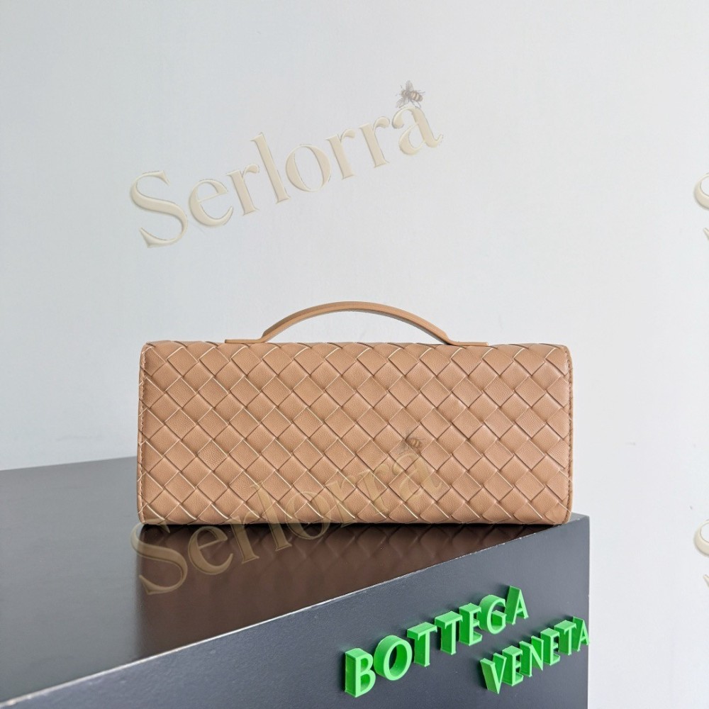BOTTEGA VENETA ANDIAMO CLUTCH