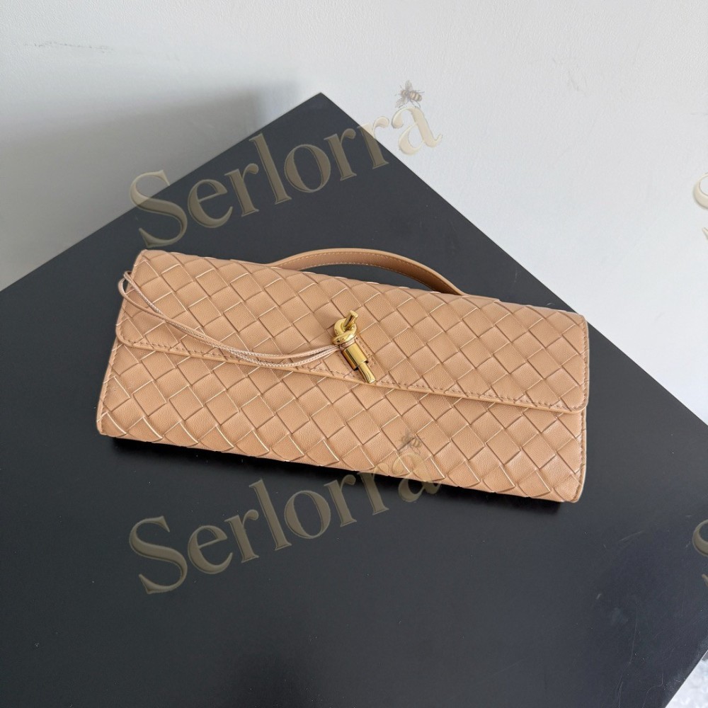 BOTTEGA VENETA ANDIAMO CLUTCH