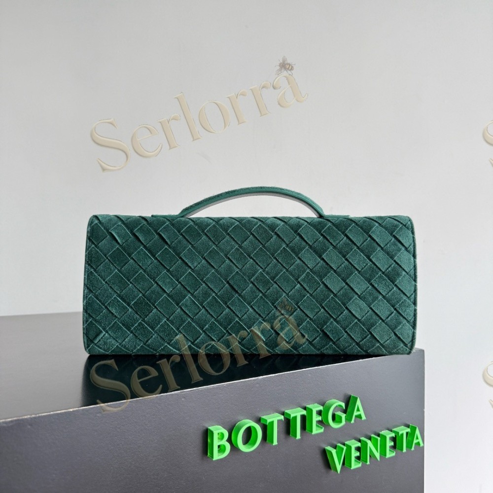 BOTTEGA VENETA ANDIAMO CLUTCH