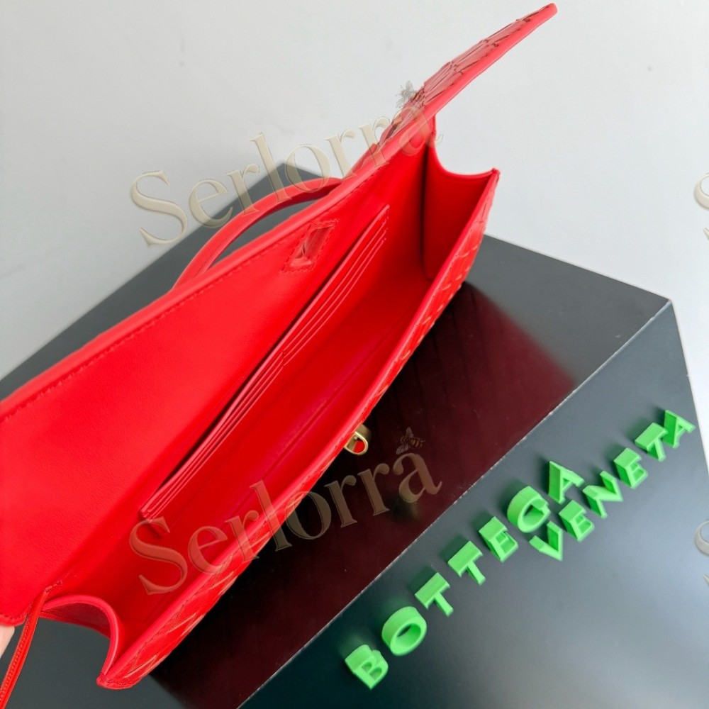 BOTTEGA VENETA ANDIAMO CLUTCH