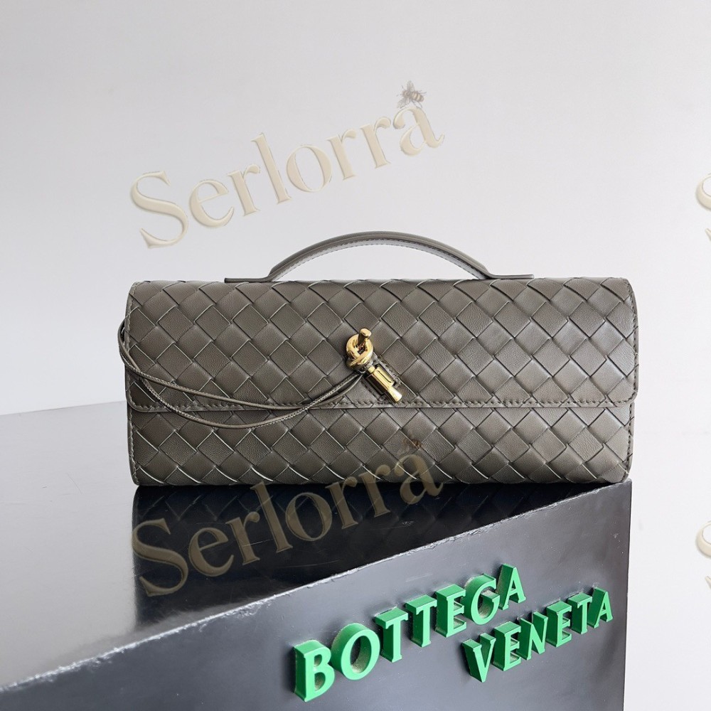 BOTTEGA VENETA ANDIAMO CLUTCH