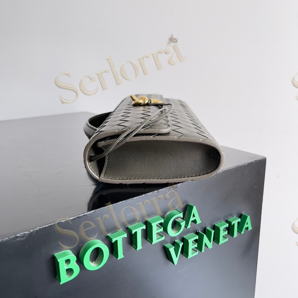 BOTTEGA VENETA ANDIAMO CLUTCH