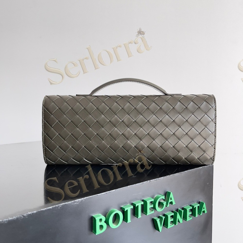 BOTTEGA VENETA ANDIAMO CLUTCH