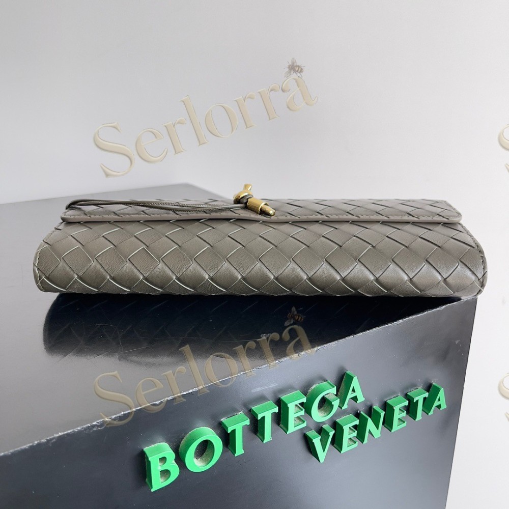 BOTTEGA VENETA ANDIAMO CLUTCH