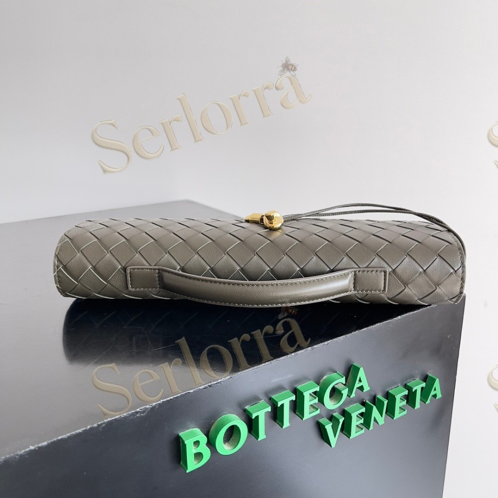 BOTTEGA VENETA ANDIAMO CLUTCH