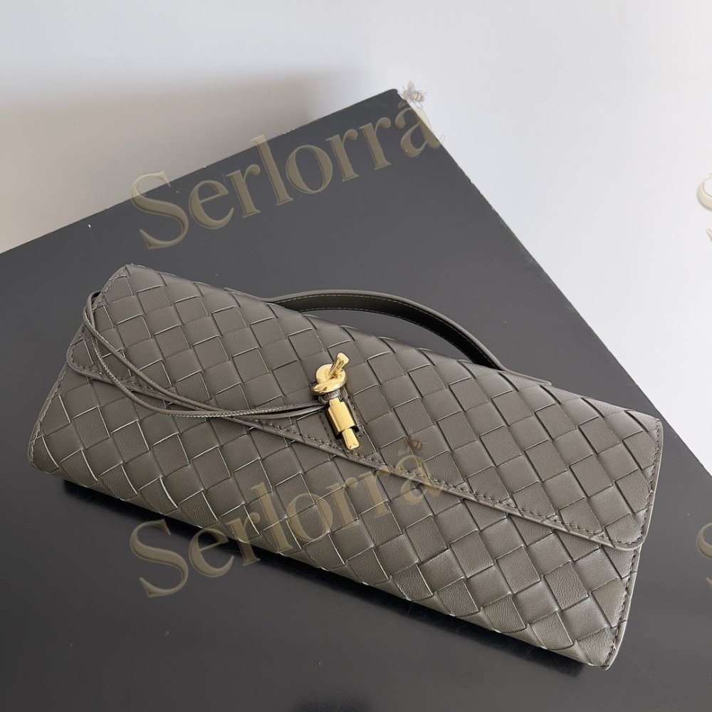 BOTTEGA VENETA ANDIAMO CLUTCH