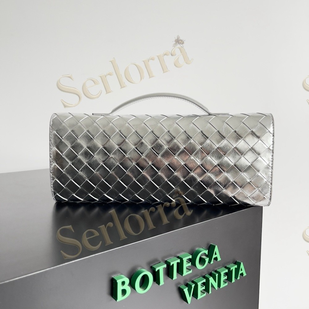 BOTTEGA VENETA ANDIAMO CLUTCH