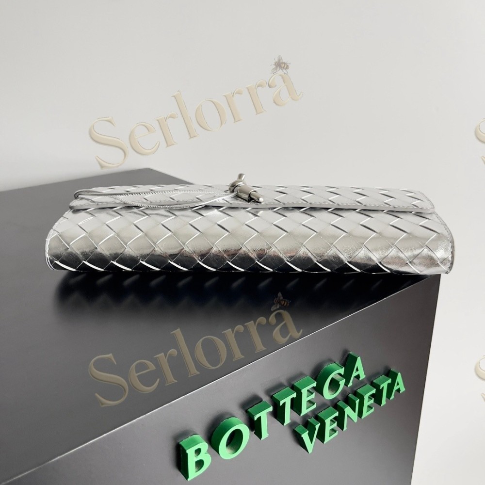 BOTTEGA VENETA ANDIAMO CLUTCH