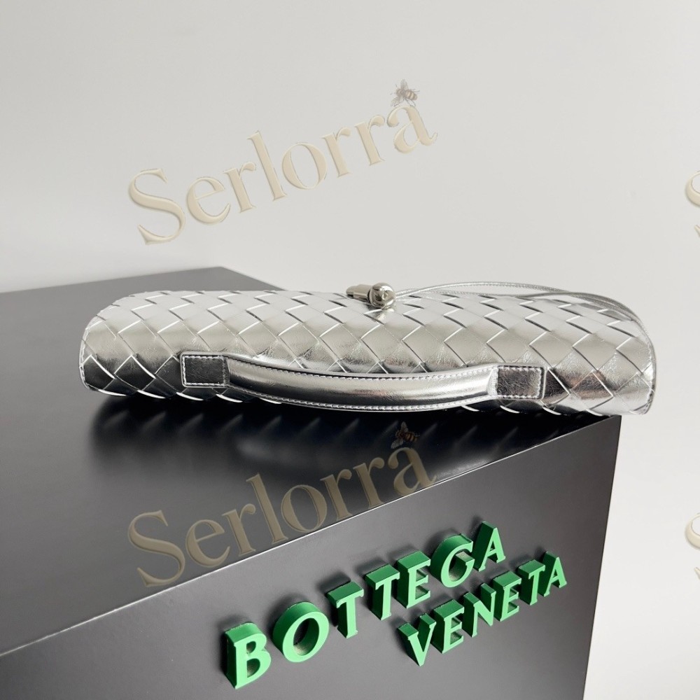 BOTTEGA VENETA ANDIAMO CLUTCH