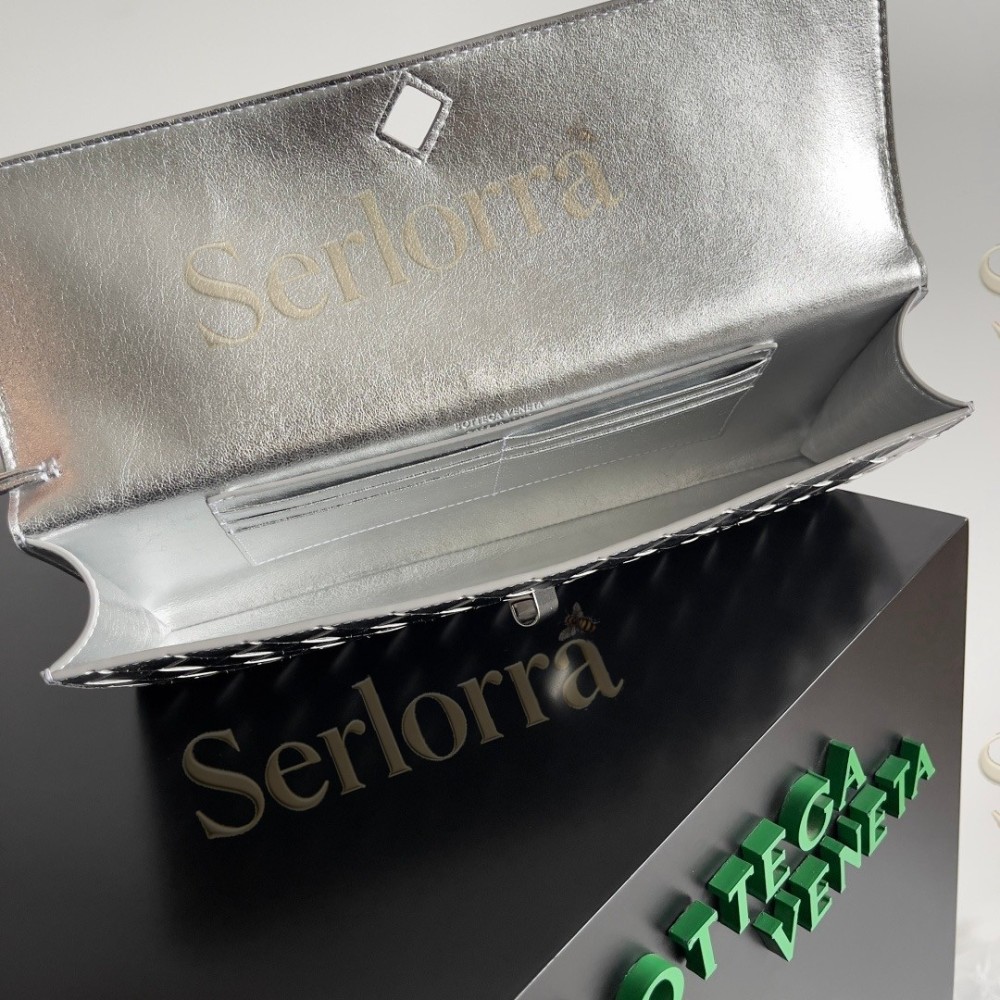 BOTTEGA VENETA ANDIAMO CLUTCH