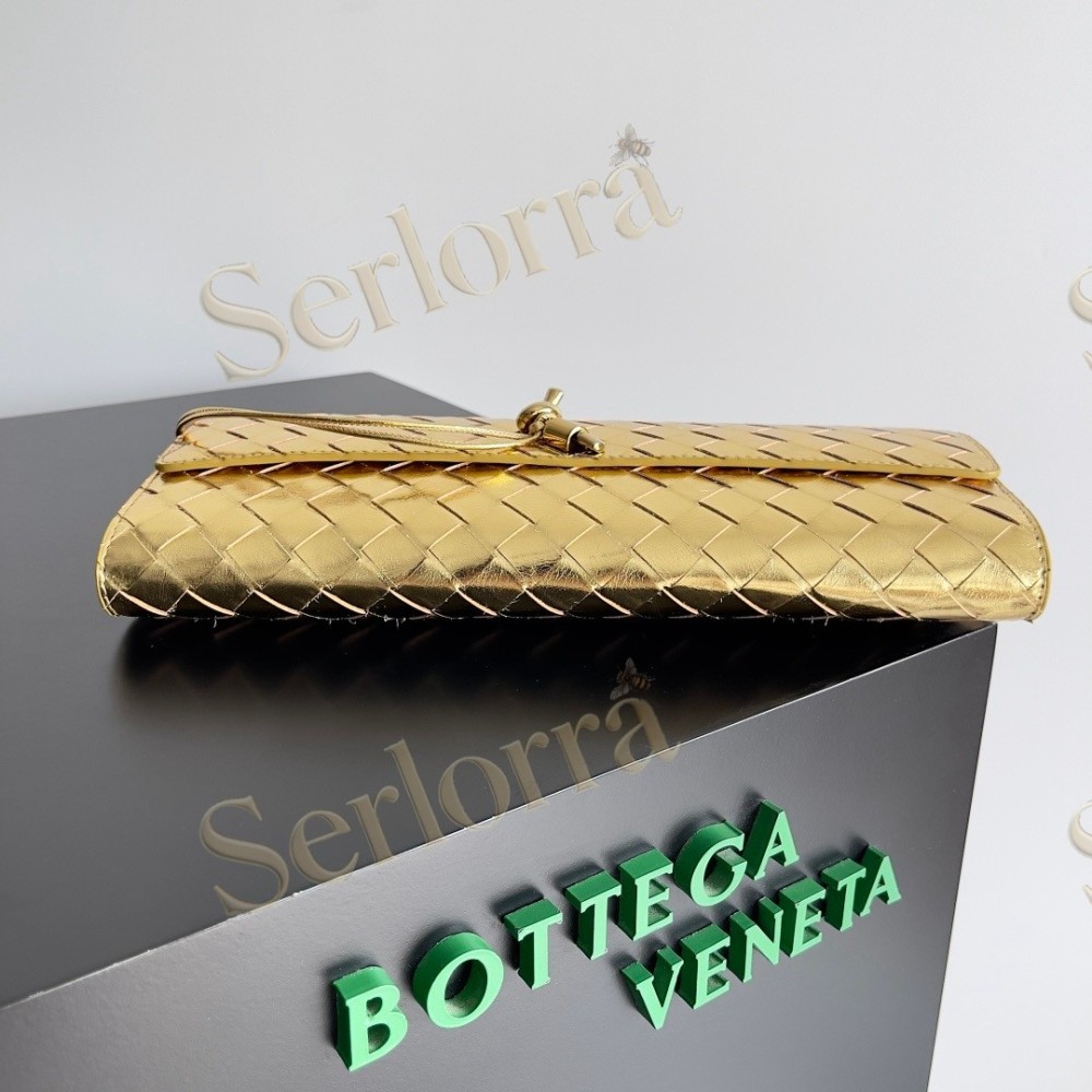 BOTTEGA VENETA ANDIAMO CLUTCH