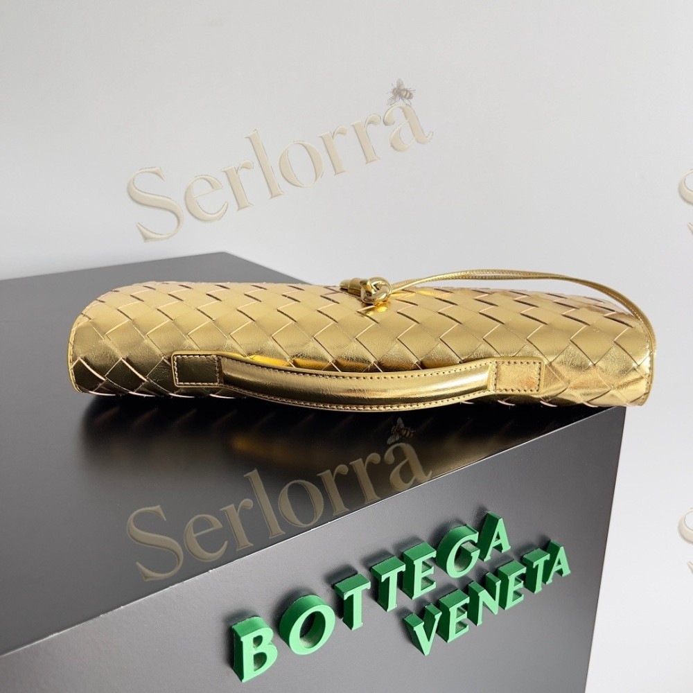 BOTTEGA VENETA ANDIAMO CLUTCH