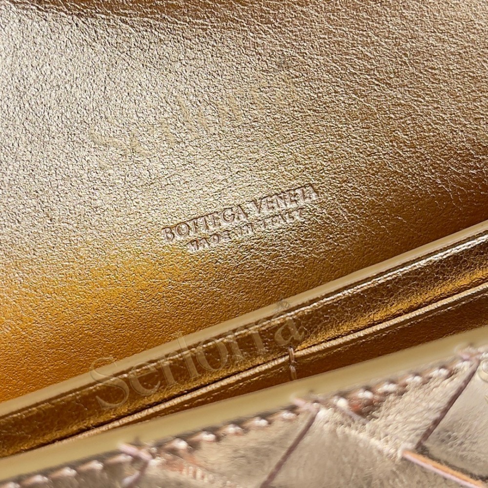 BOTTEGA VENETA ANDIAMO CLUTCH
