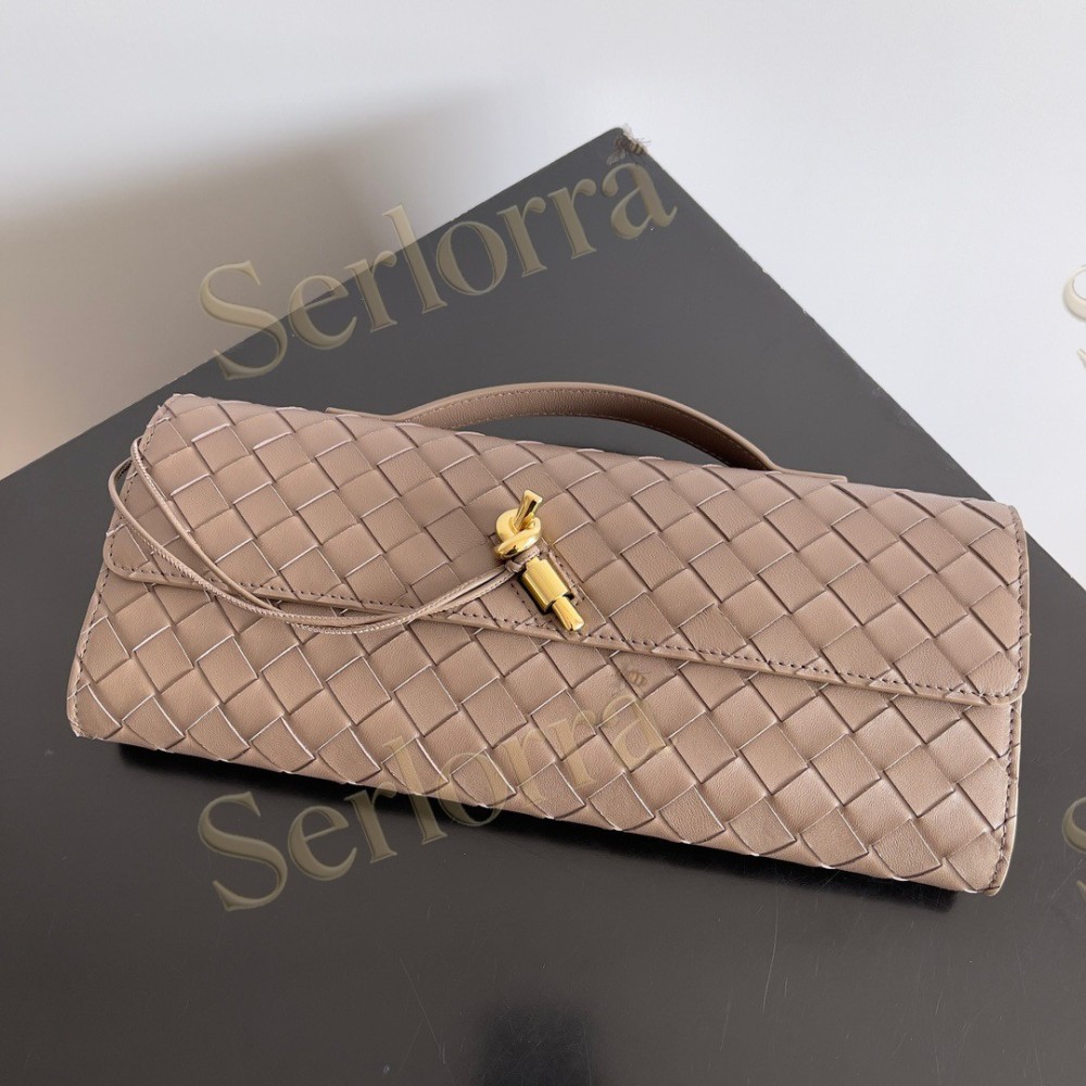 BOTTEGA VENETA ANDIAMO CLUTCH
