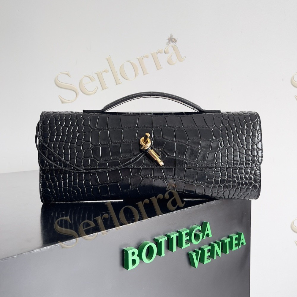 BOTTEGA VENETA ANDIAMO CLUTCH