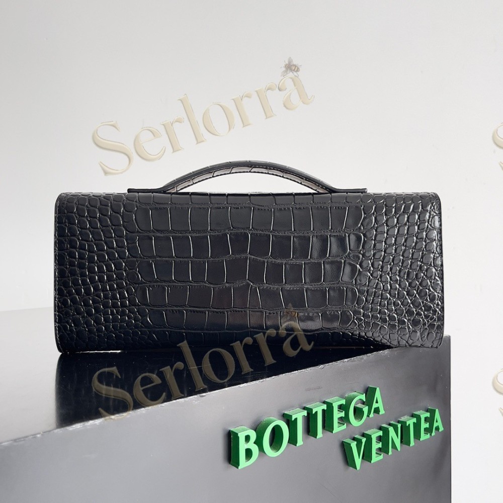 BOTTEGA VENETA ANDIAMO CLUTCH