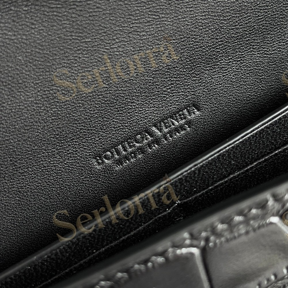 BOTTEGA VENETA ANDIAMO CLUTCH