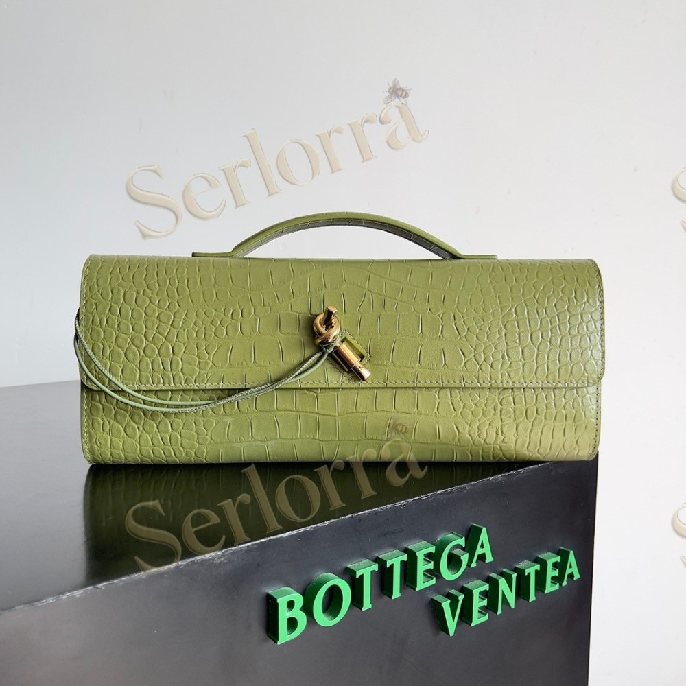 BOTTEGA VENETA ANDIAMO CLUTCH