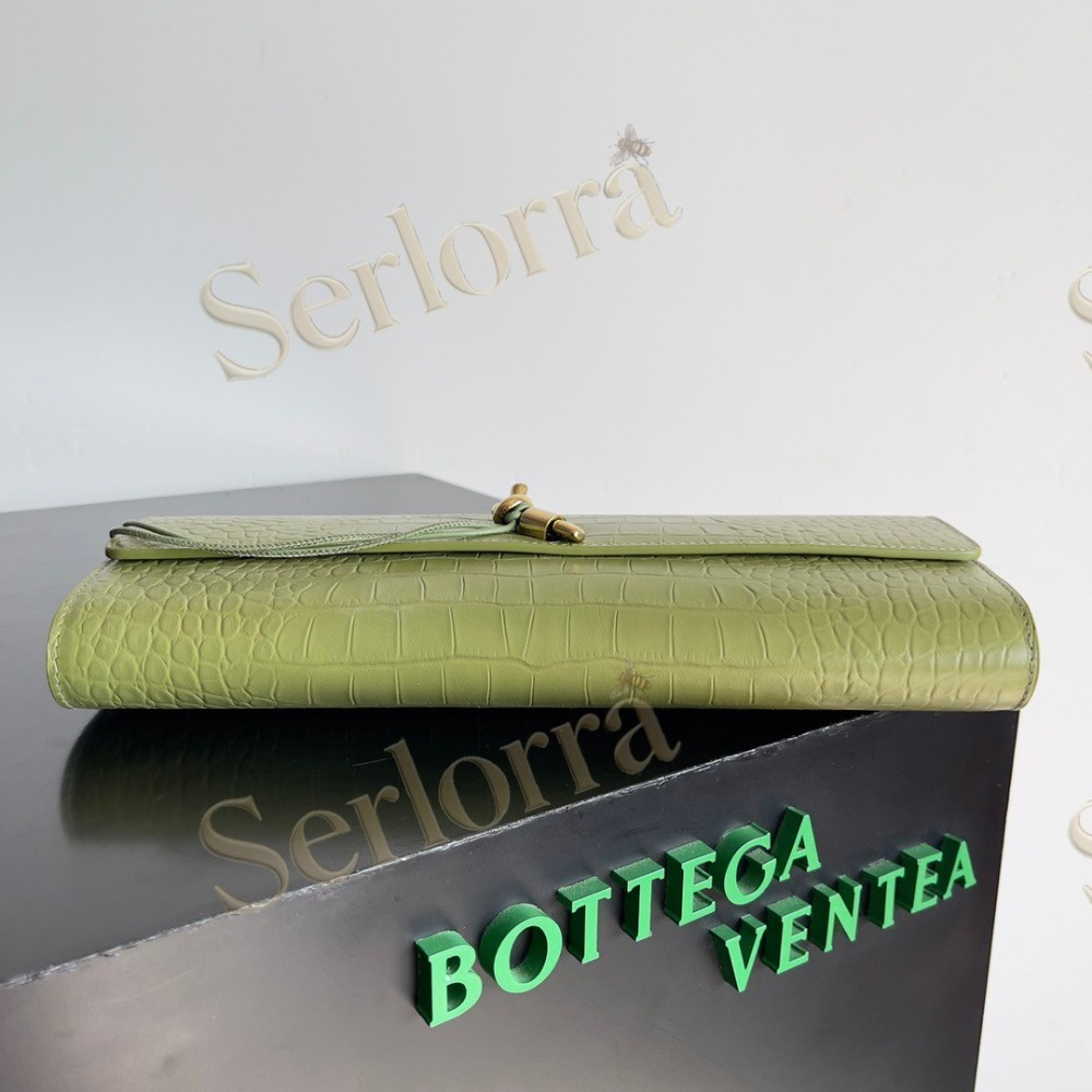 BOTTEGA VENETA ANDIAMO CLUTCH