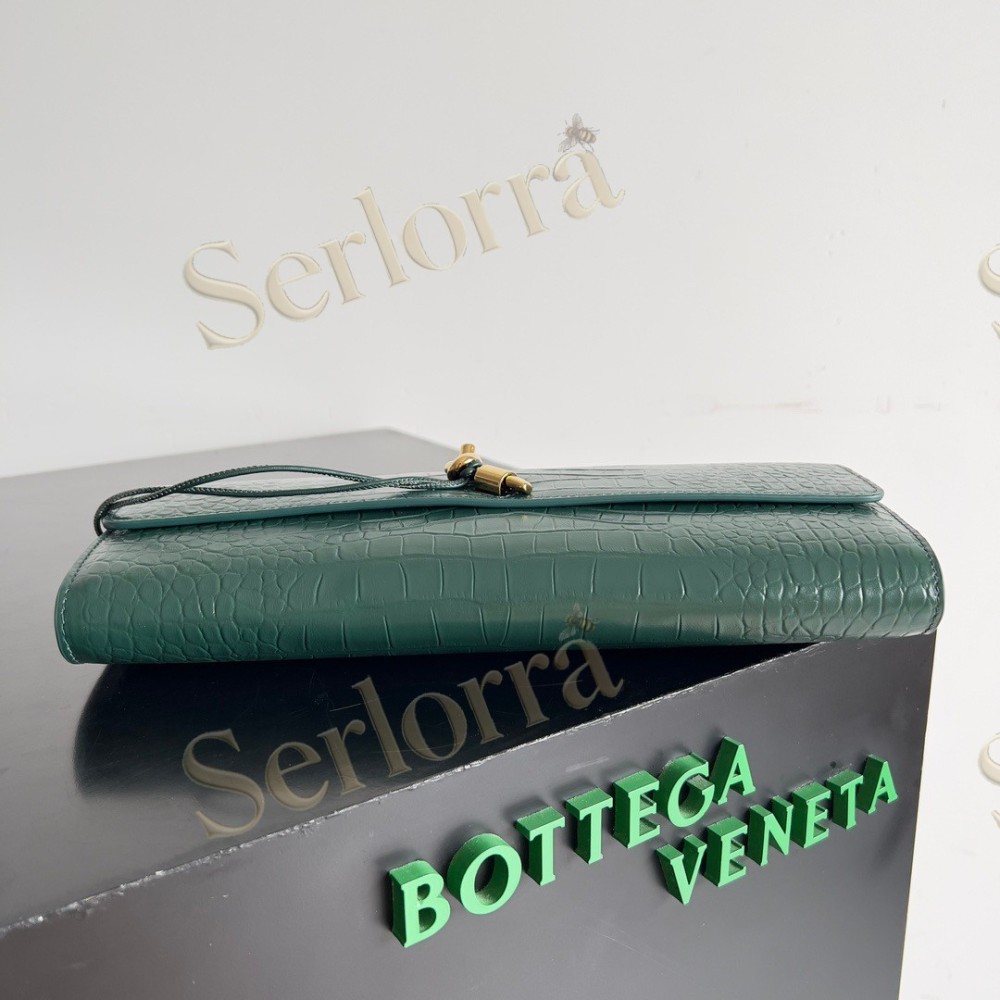 BOTTEGA VENETA ANDIAMO CLUTCH