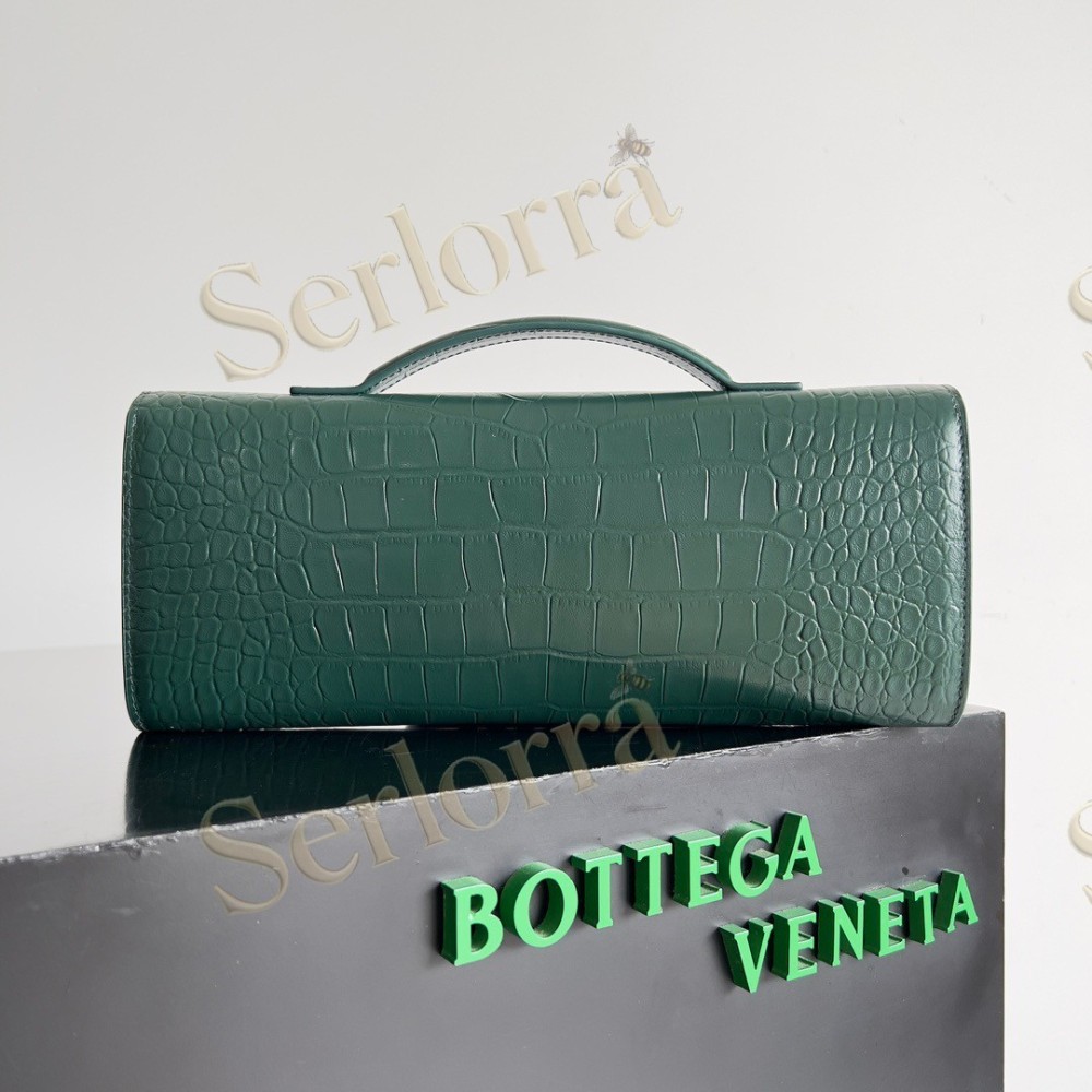 BOTTEGA VENETA ANDIAMO CLUTCH
