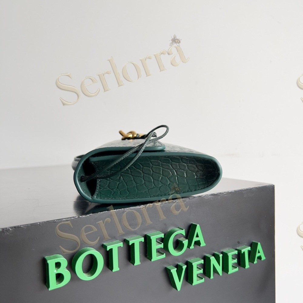BOTTEGA VENETA ANDIAMO CLUTCH