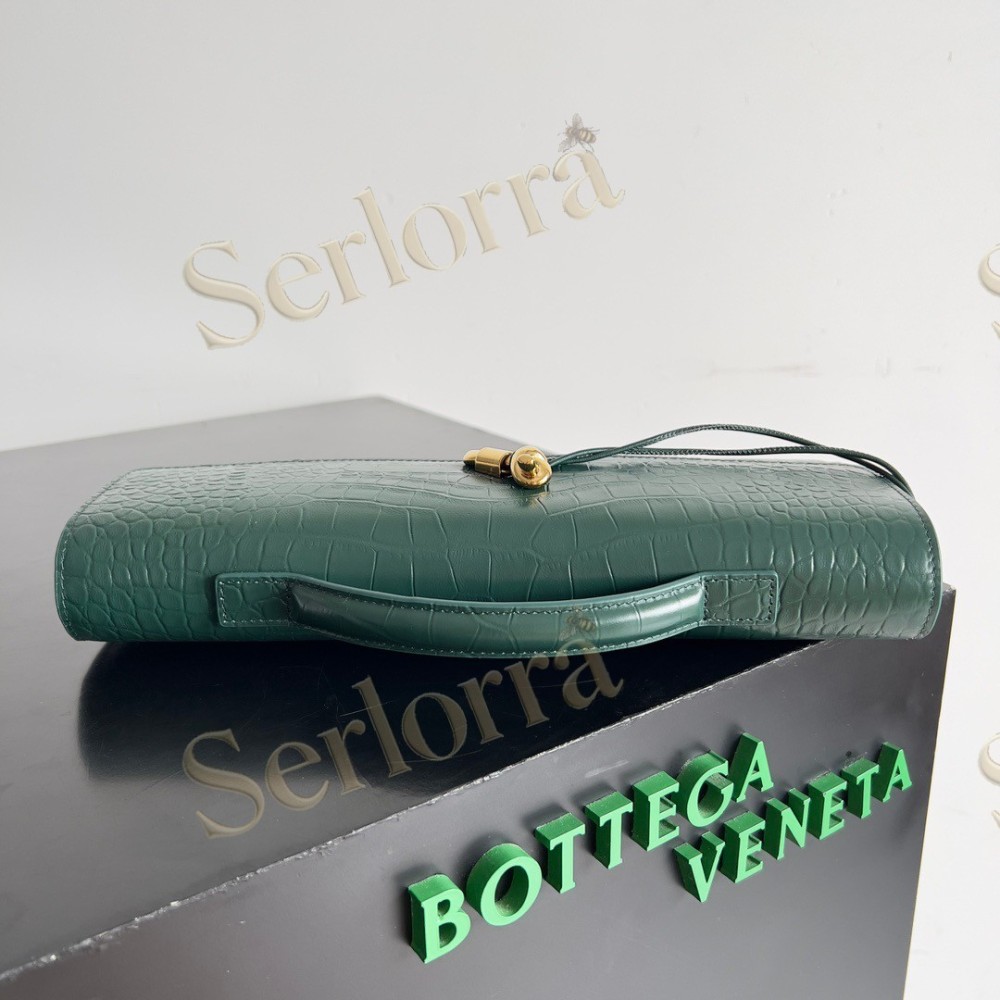 BOTTEGA VENETA ANDIAMO CLUTCH