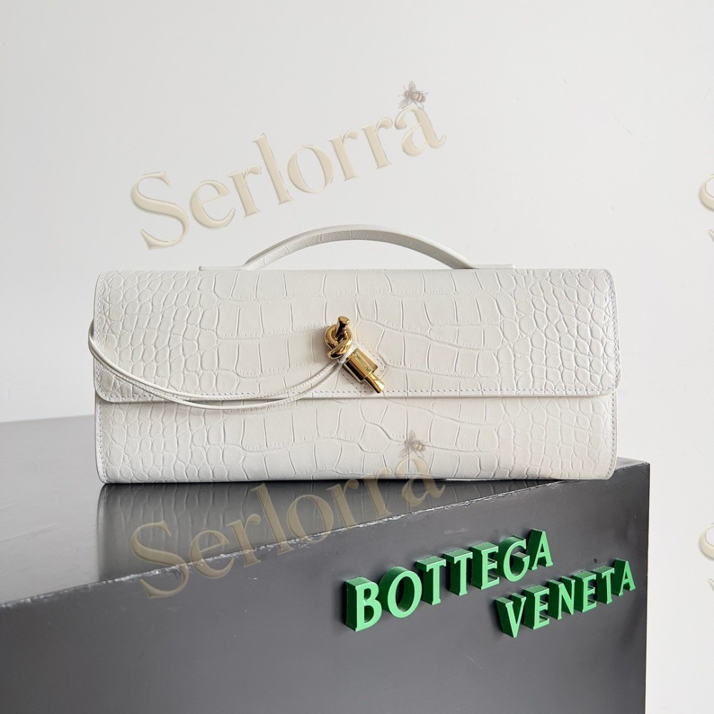 BOTTEGA VENETA ANDIAMO CLUTCH