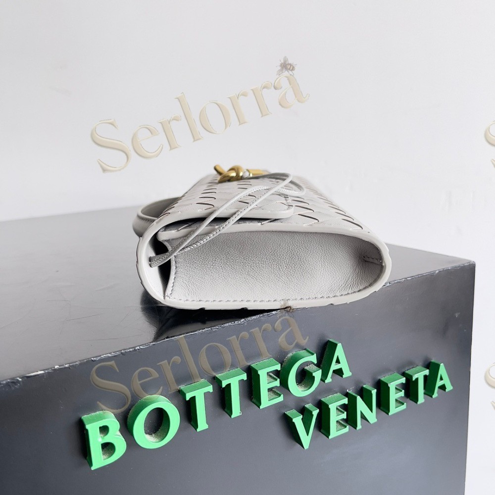 BOTTEGA VENETA ANDIAMO CLUTCH