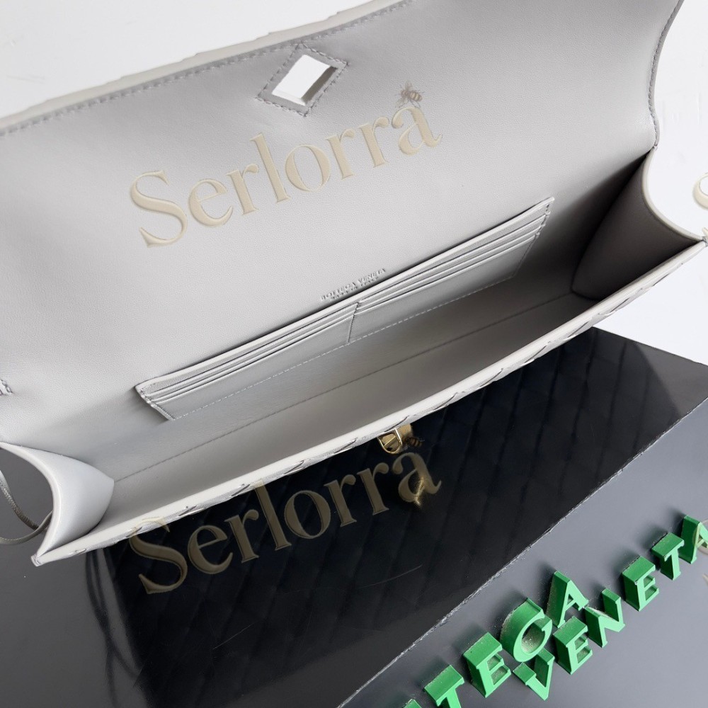 BOTTEGA VENETA ANDIAMO CLUTCH