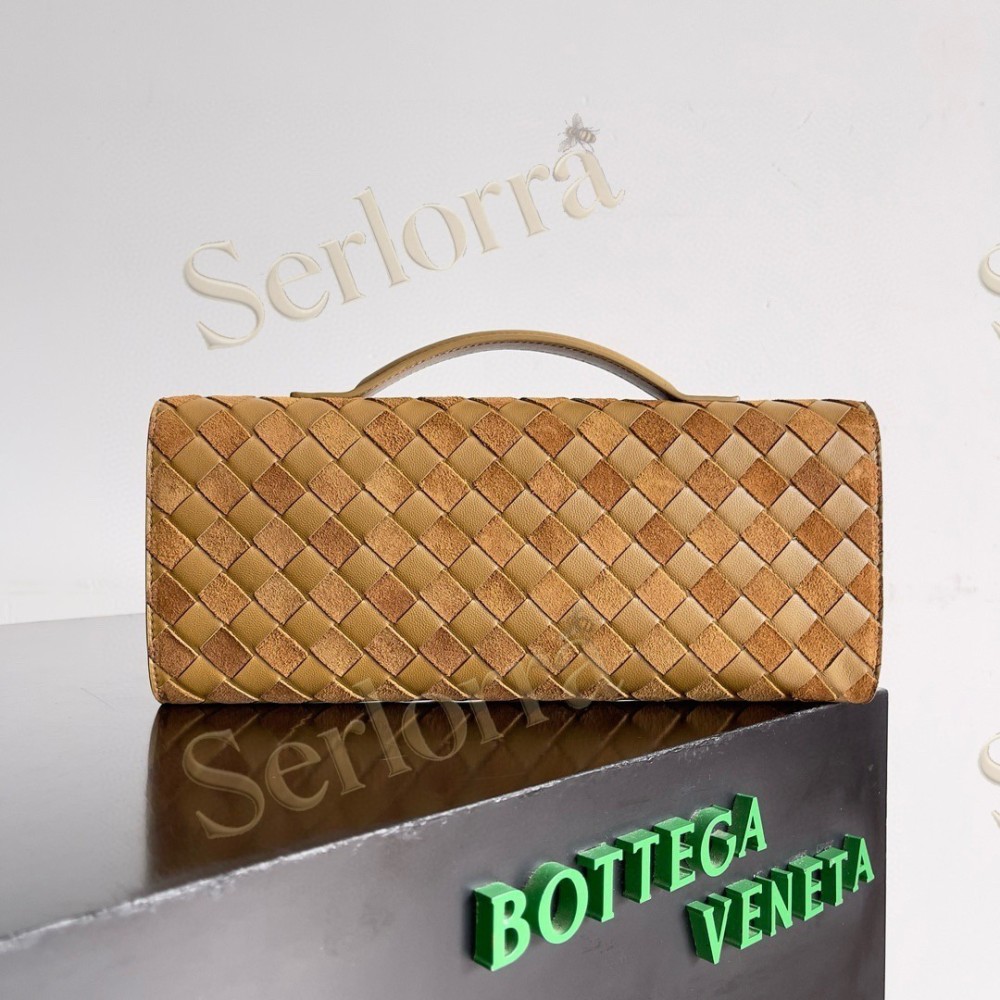 BOTTEGA VENETA ANDIAMO CLUTCH