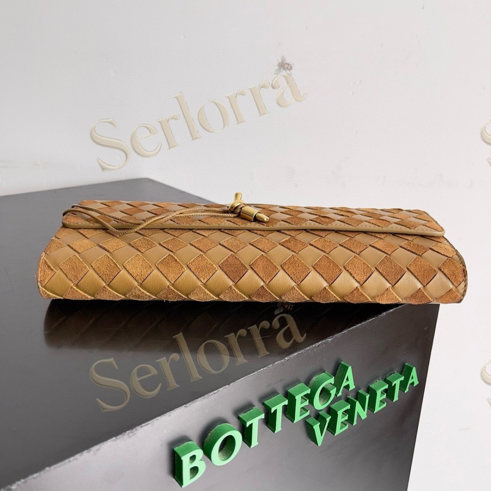 BOTTEGA VENETA ANDIAMO CLUTCH