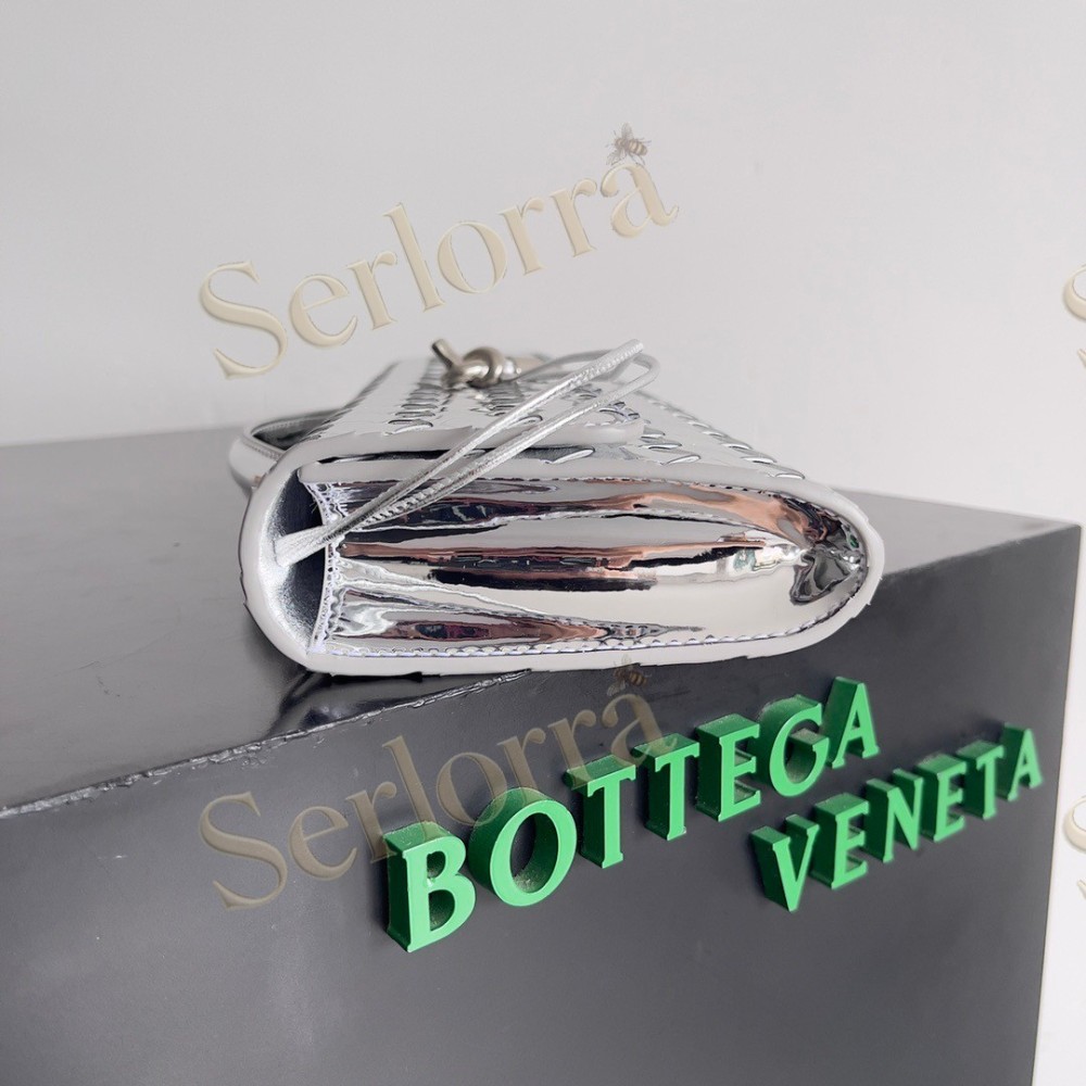 BOTTEGA VENETA ANDIAMO CLUTCH