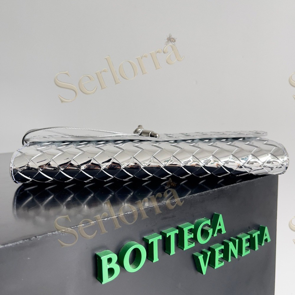 BOTTEGA VENETA ANDIAMO CLUTCH