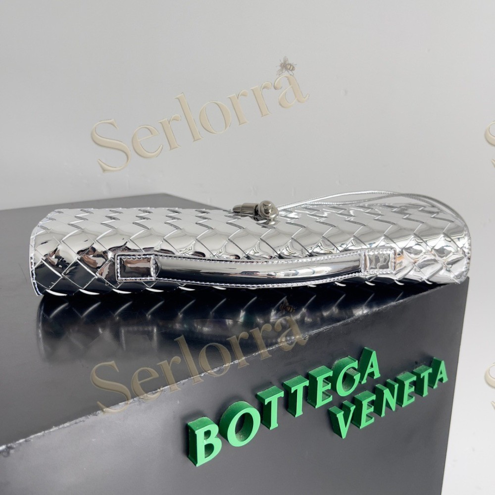 BOTTEGA VENETA ANDIAMO CLUTCH