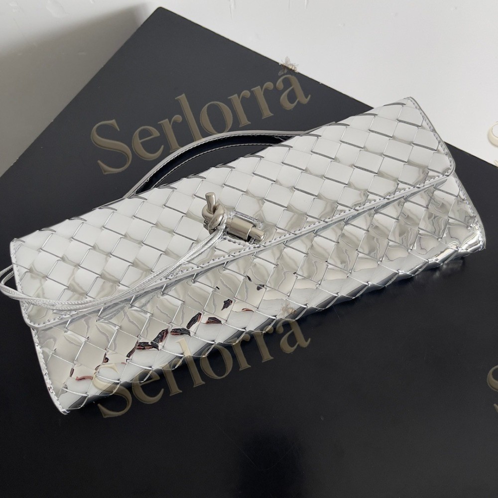 BOTTEGA VENETA ANDIAMO CLUTCH