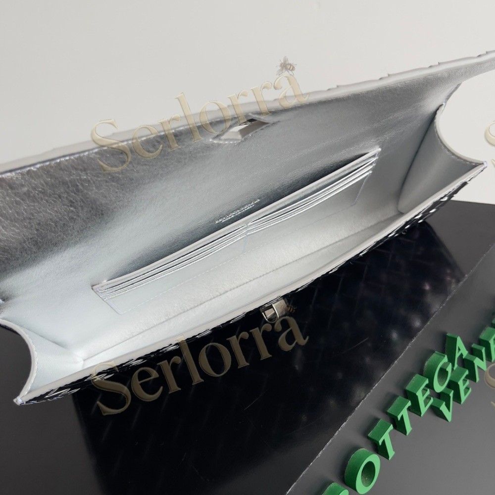 BOTTEGA VENETA ANDIAMO CLUTCH