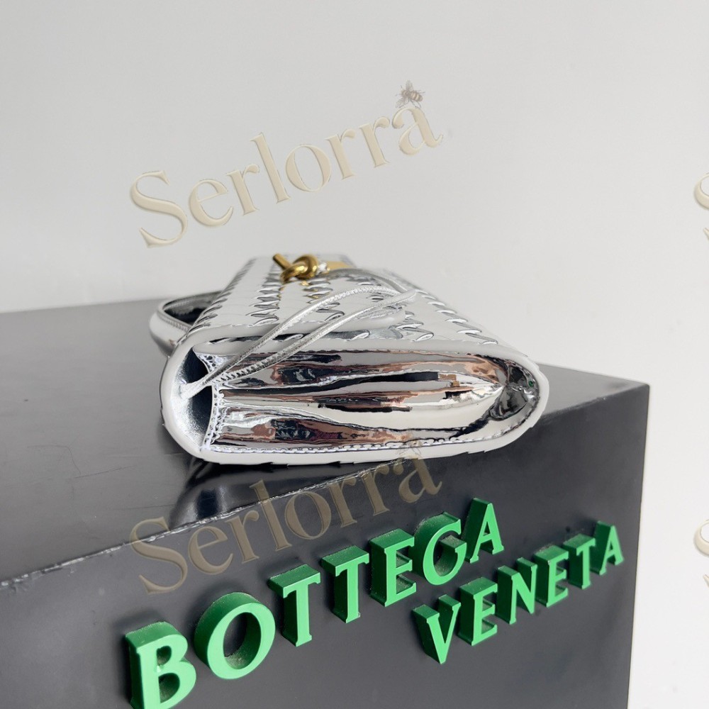 BOTTEGA VENETA ANDIAMO CLUTCH