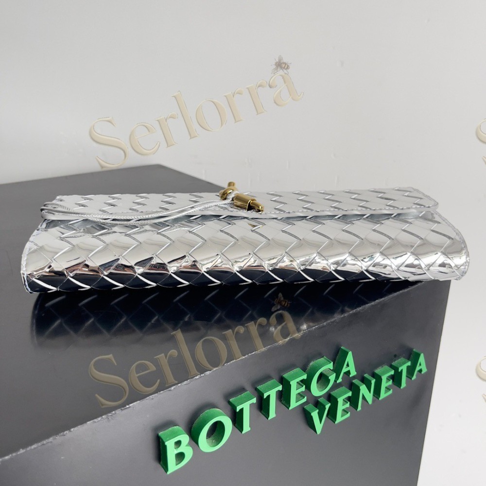 BOTTEGA VENETA ANDIAMO CLUTCH