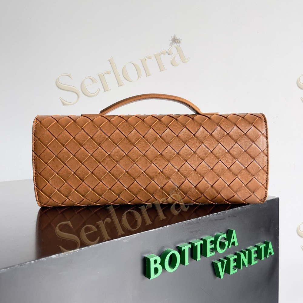 BOTTEGA VENETA ANDIAMO CLUTCH