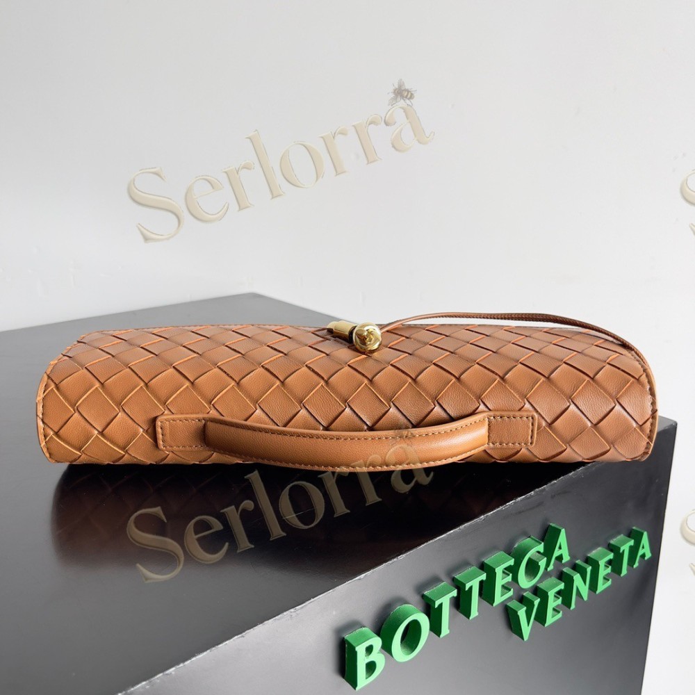 BOTTEGA VENETA ANDIAMO CLUTCH