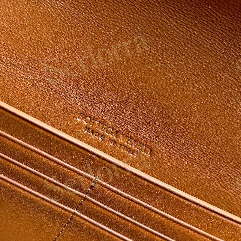 BOTTEGA VENETA ANDIAMO CLUTCH
