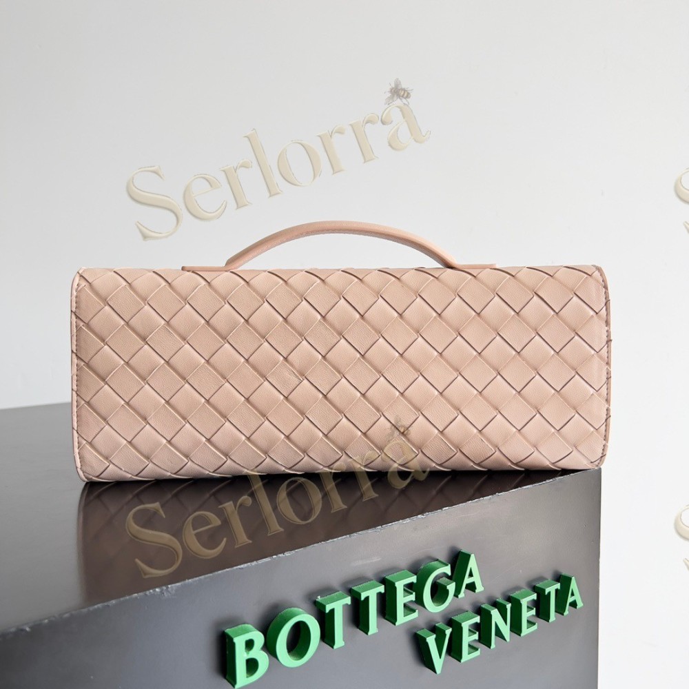 BOTTEGA VENETA ANDIAMO CLUTCH
