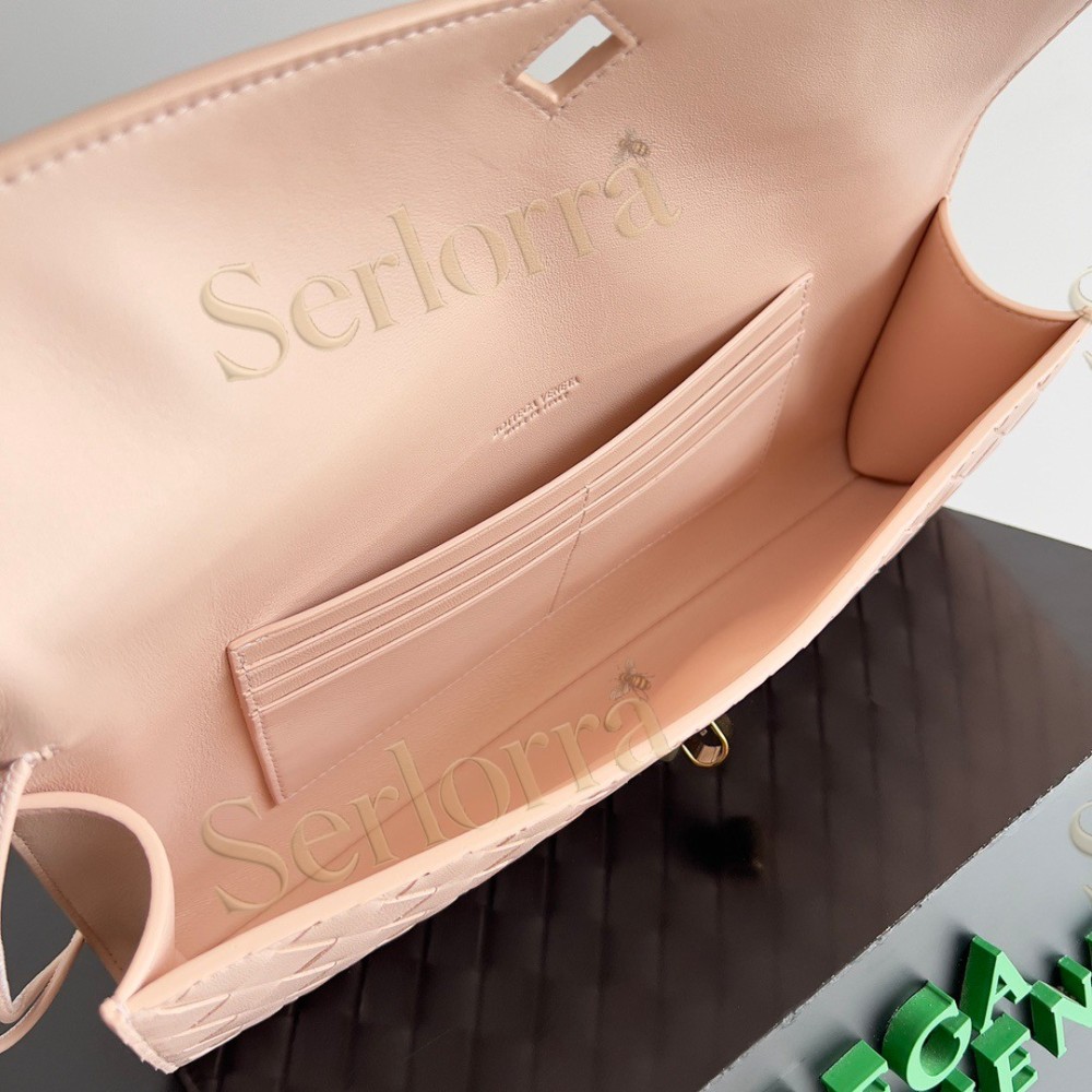 BOTTEGA VENETA ANDIAMO CLUTCH