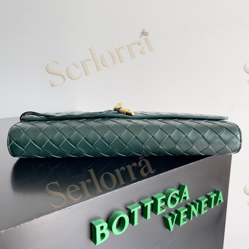 BOTTEGA VENETA ANDIAMO CLUTCH