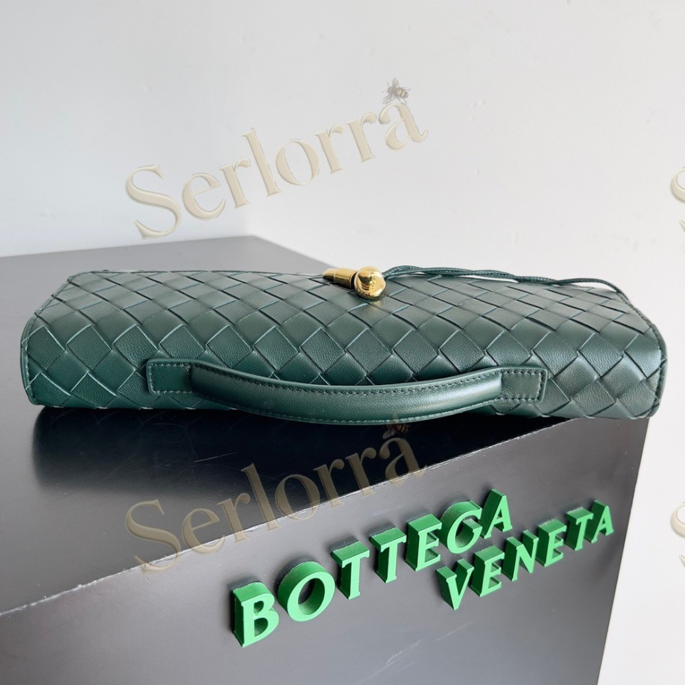BOTTEGA VENETA ANDIAMO CLUTCH